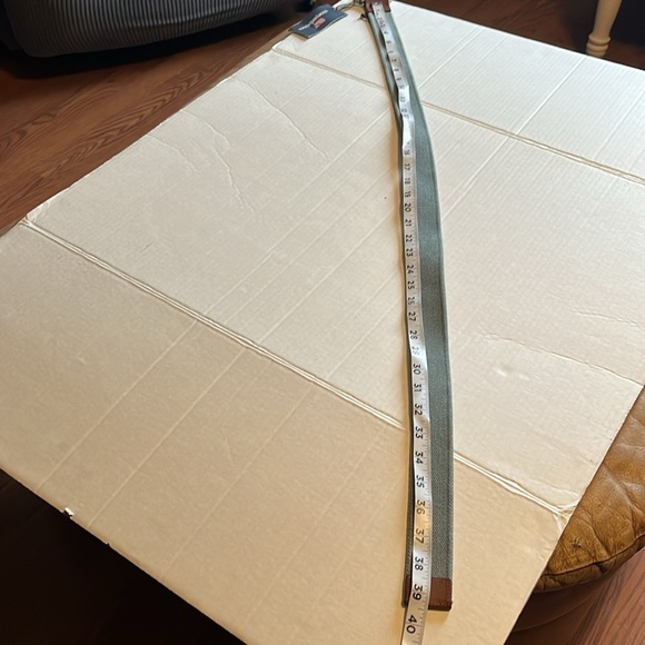 NWT-vineyard vines-S-green-solid canvas solid brass buckle, club belt. - Picture 7 of 7